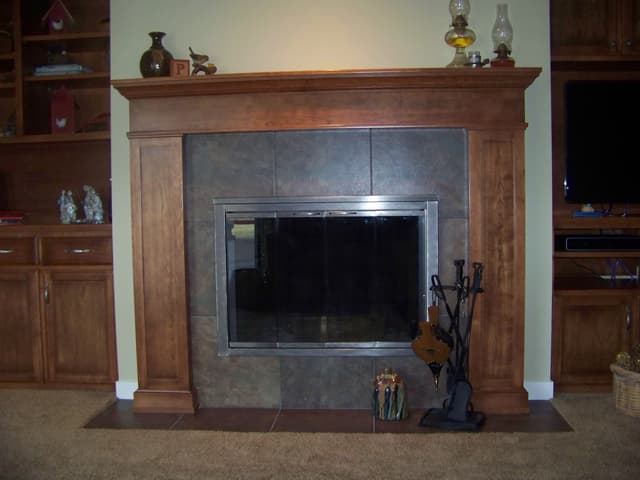 Mantle with built-ins