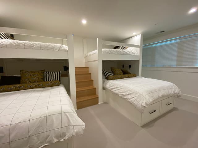 Built-in bunk room.
