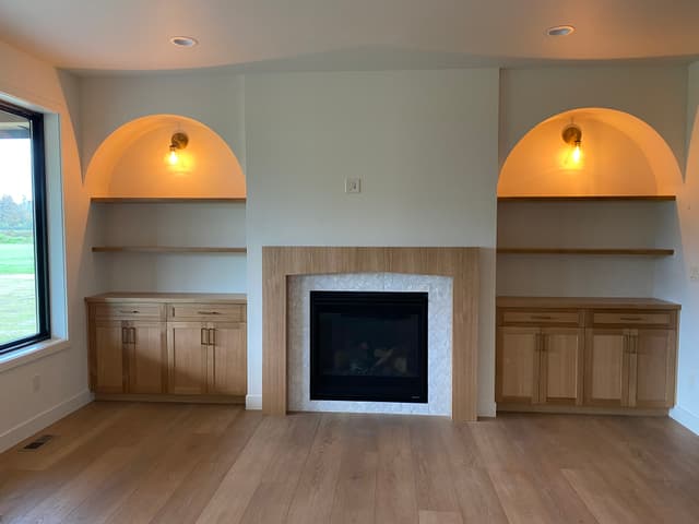 Mantle with built-ins