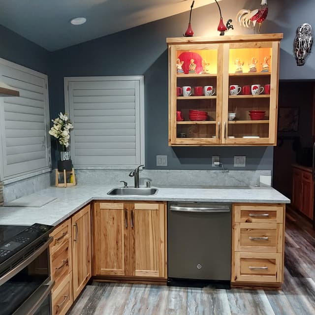 A built-in hutch with shelves